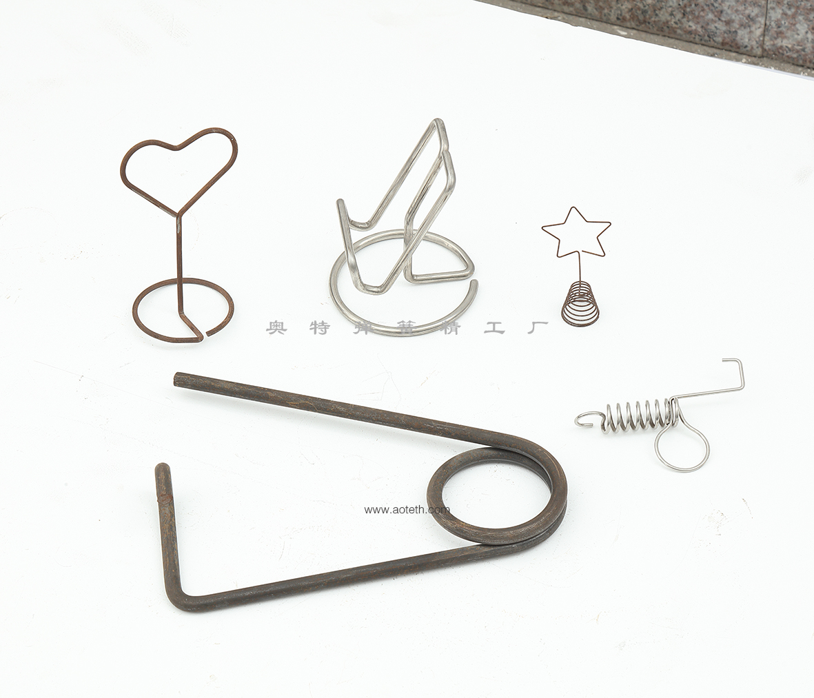 專業(yè)生產廠家新能源汽車異型彈簧